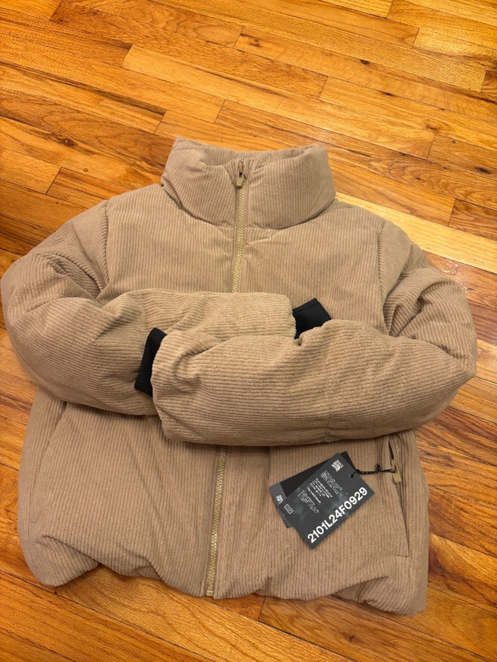 NEW WITH TAGS UNDER ARMOUR CORDUROY DOWN JACKET SIZE L